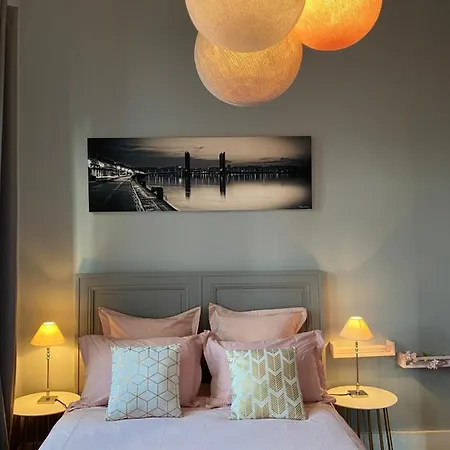 Romance Au Coeur De / Jardin Public *